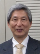 井上欣三氏