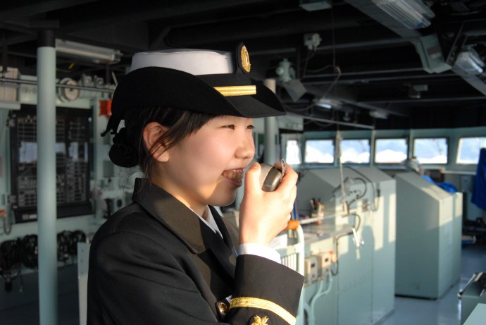 現役自衛官へのインタビュー 海上自衛隊 掃海母艦うらが 通信士 塩谷 萌 3等海尉